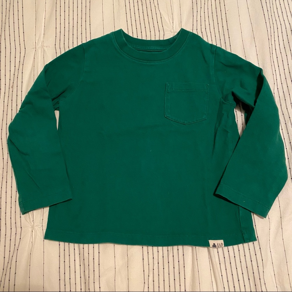GAP TODDLER BOY GREEN LONG SLEEVE POCKET TEE SIZE 4 YEARS